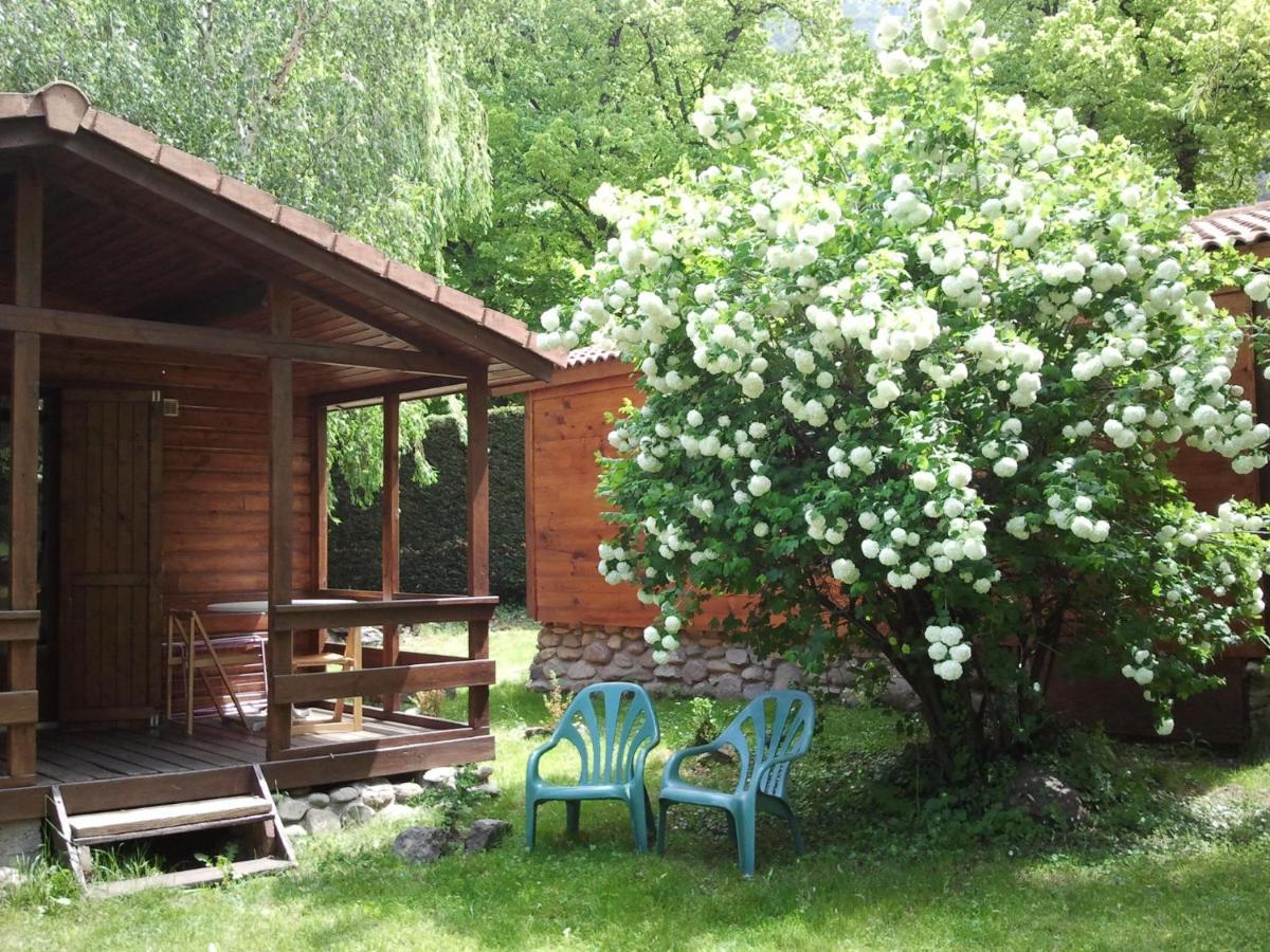 Les Chalets Quazemi A Casteil מראה חיצוני תמונה