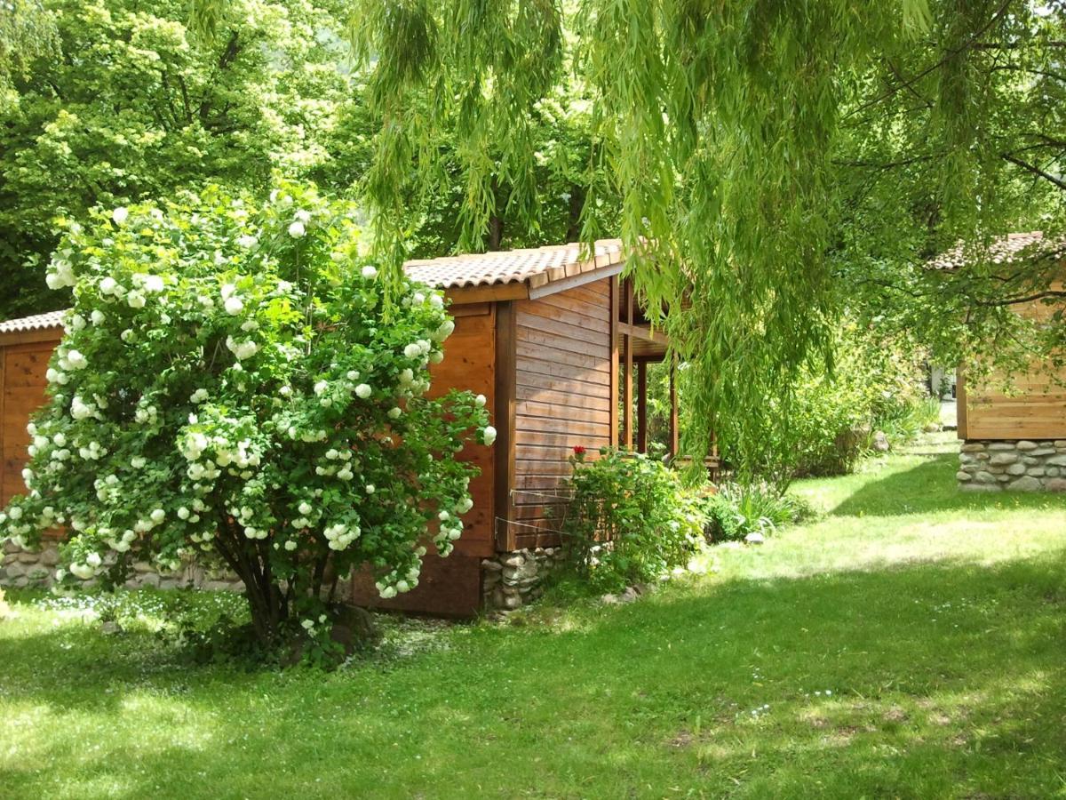 Les Chalets Quazemi A Casteil מראה חיצוני תמונה